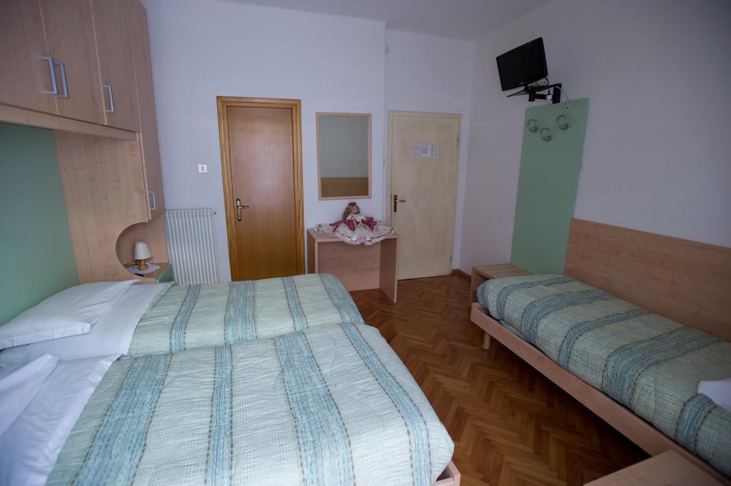 Albergo Italia Molveno Rom bilde